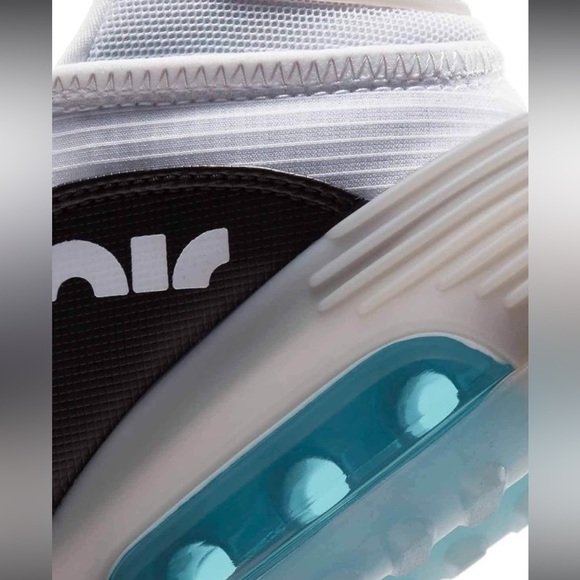 Air Max 2090 in ‘Green Abyss' - Picture 10 of 14